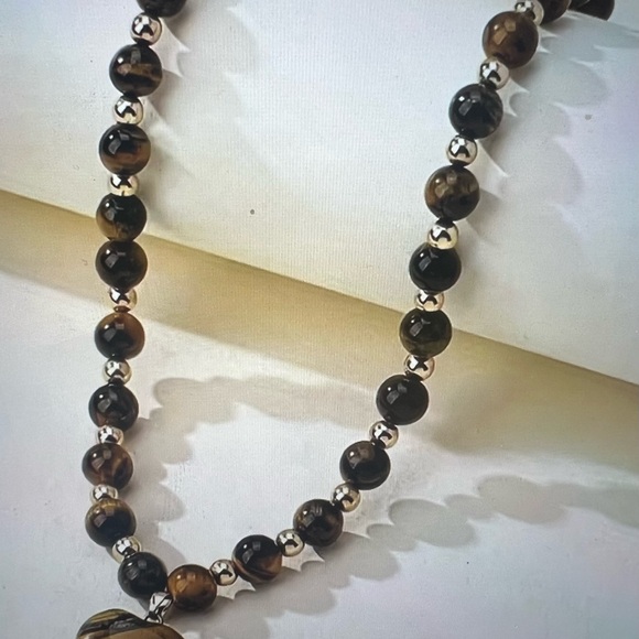 Brand New Tiger Eye Stone Necklace with Heart Pendant and Earrings 3 Piece Set - Picture 7 of 16